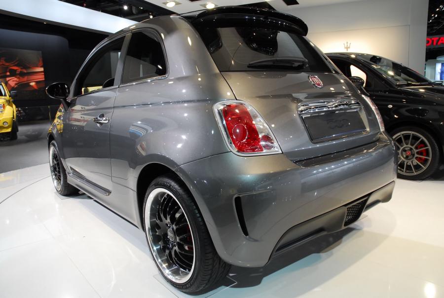  Fiat 500 BEV 2010 года  (фото 3 из 26)